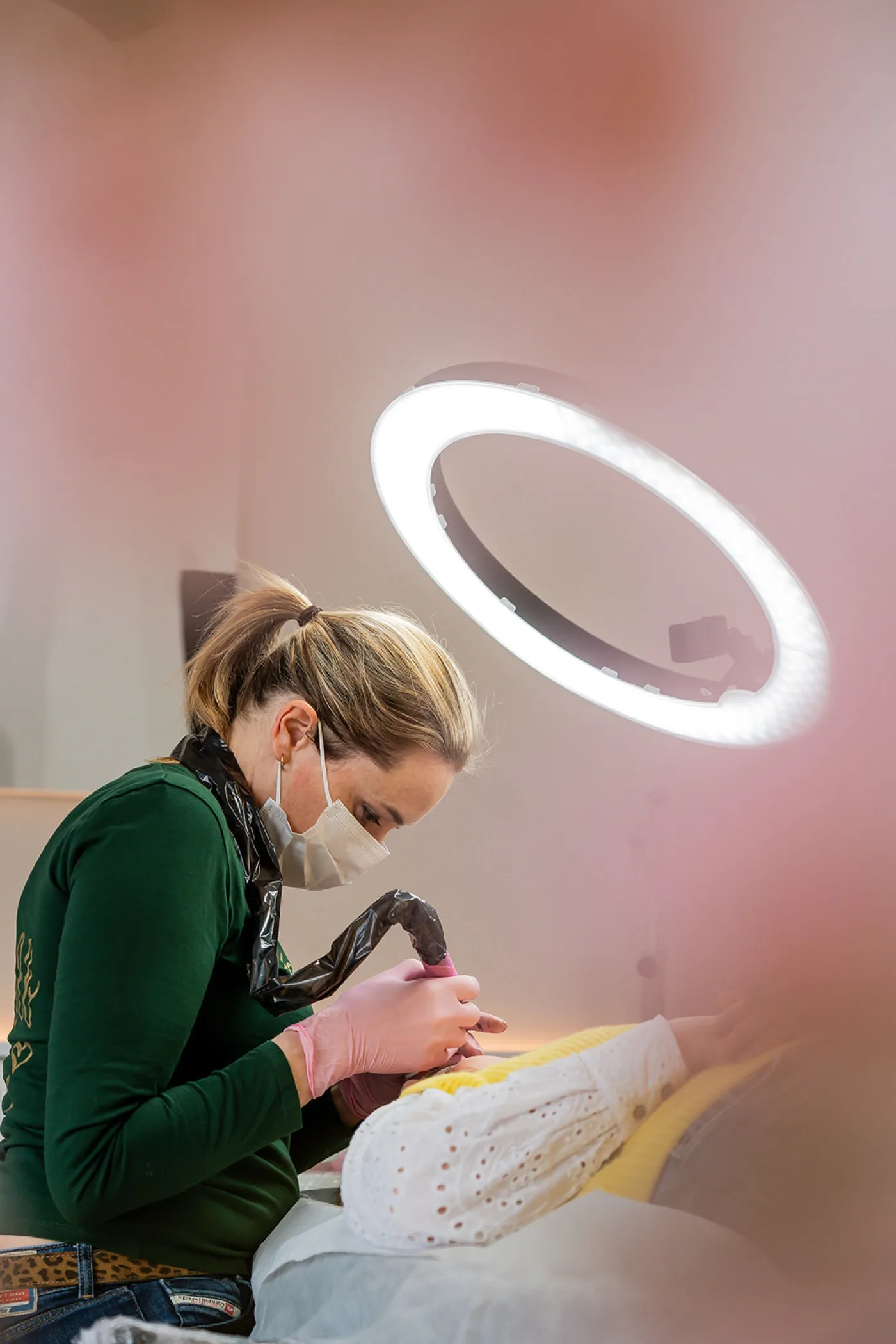 Permanente eyelinerbehandeling bij PMU Clinic in Eeklo