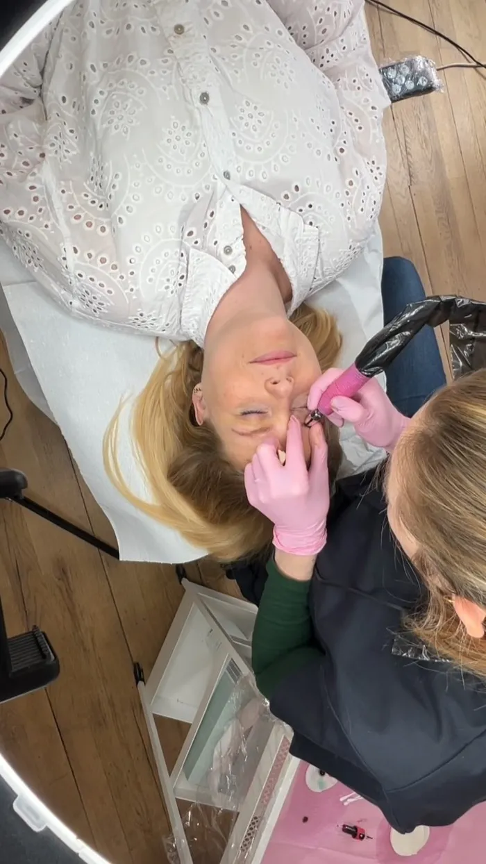 Recent werk van PMU Clinic op Instagram