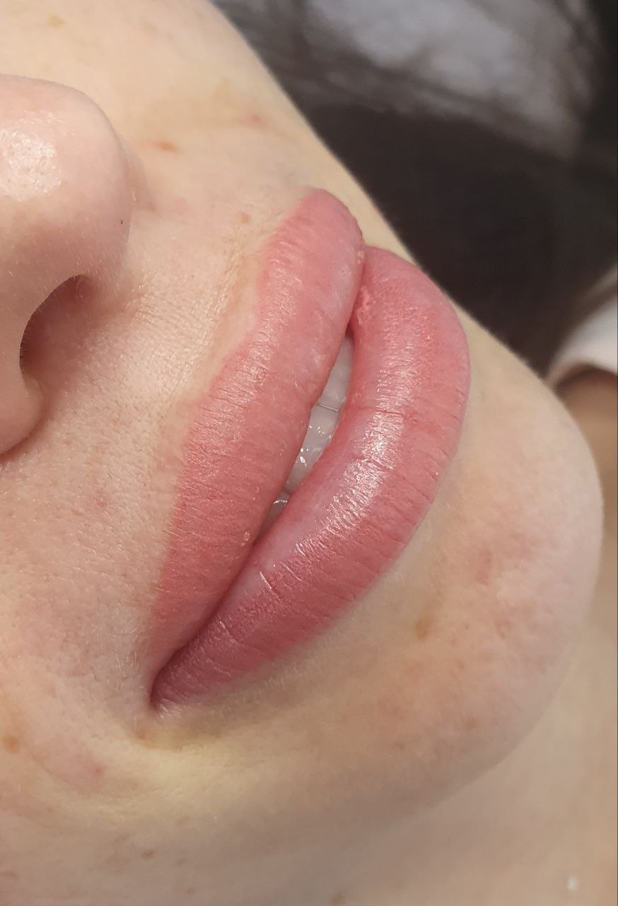lips permanent make up