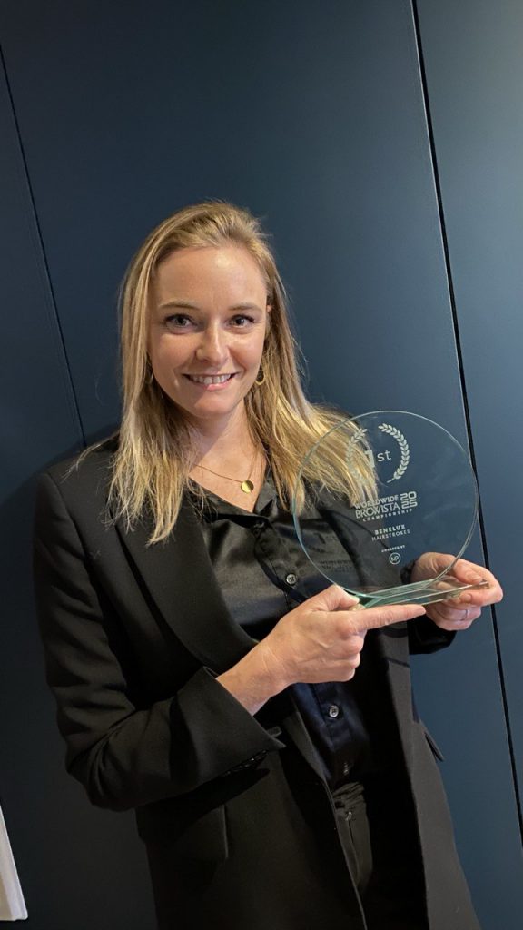 1e plaats BROWISTA Benelux 2025 voor Hairstrokes techniek